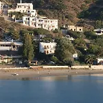 Mealos Apartment Skyros