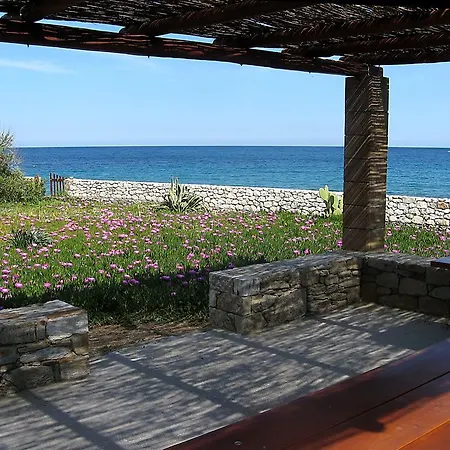 Apartament Mealos