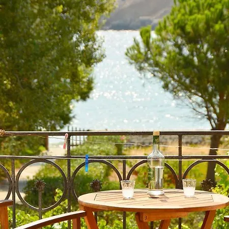 Mealos Apartment Skyros